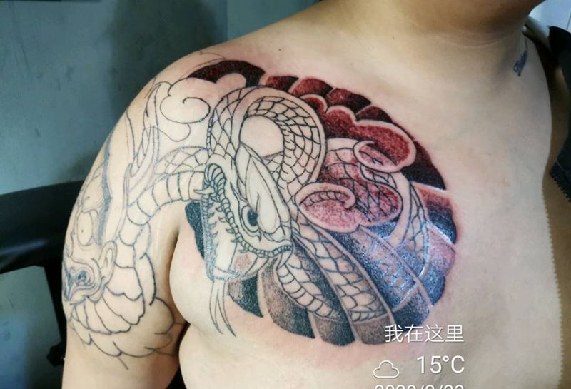 传统半甲纹身图片_胸部新传统纹身图案