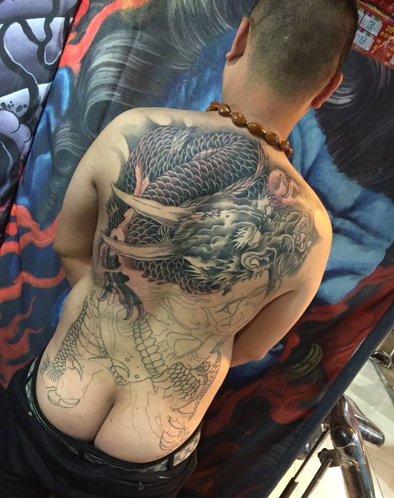 龙纹身图片_成品背部传统动物纹身图案