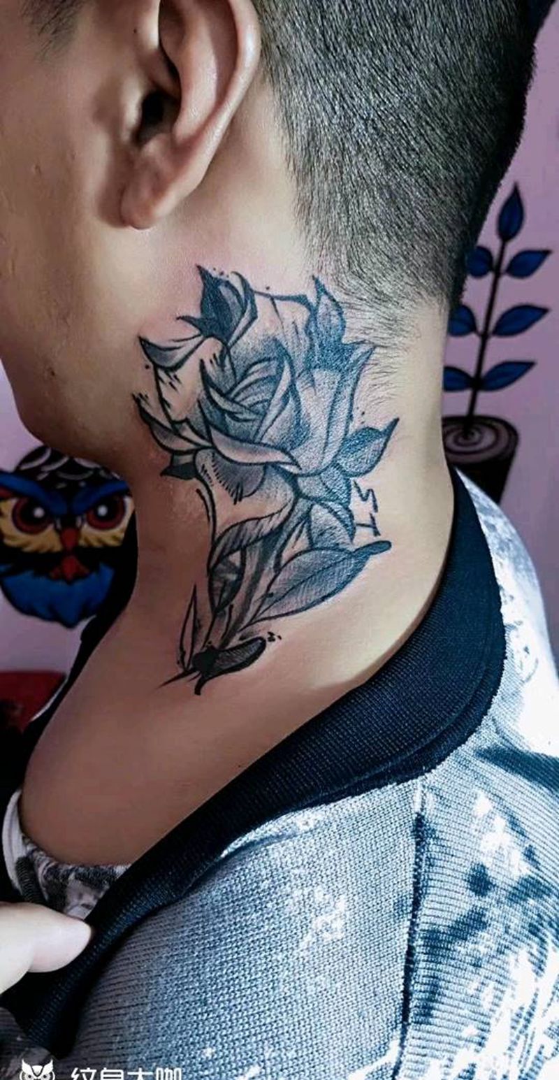 玫瑰纹身图片_颈部点刺纹身图案