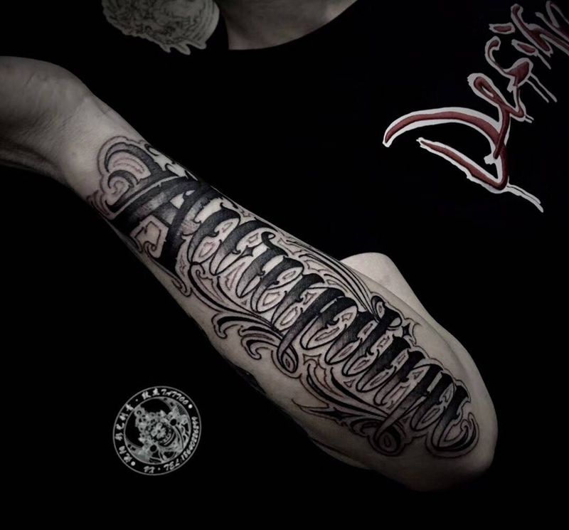 帅哦☺️花体字纹身图片_手臂花体纹身图案