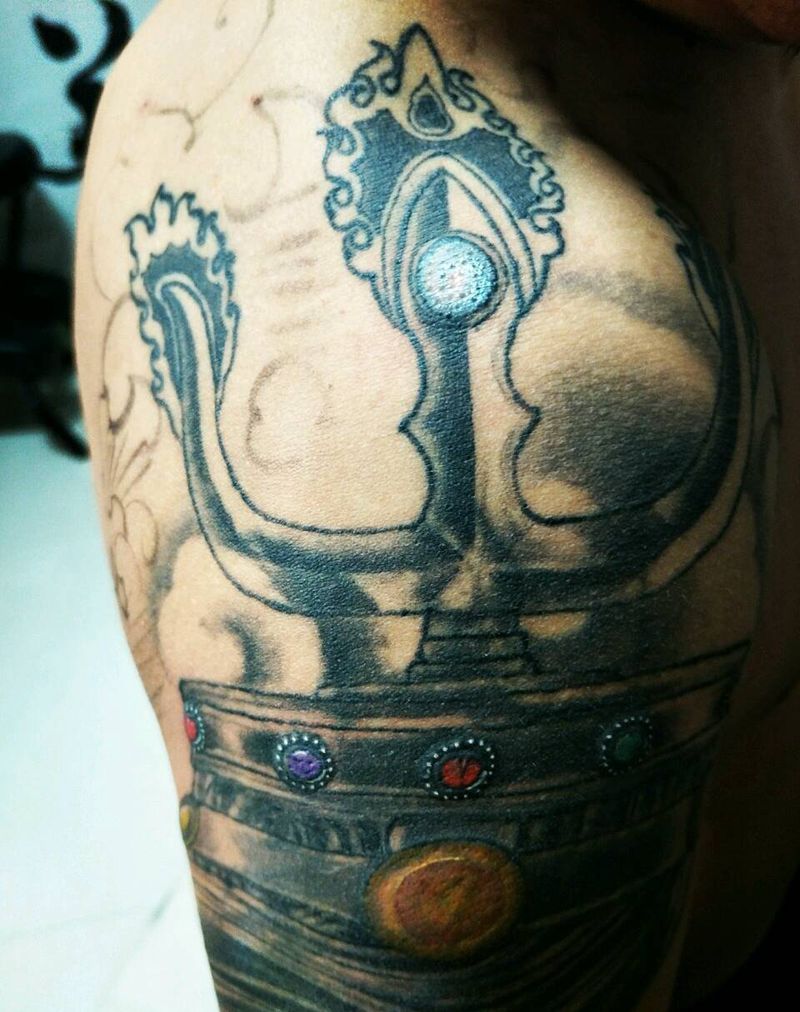 蒙古苏力德上彩纹身图片