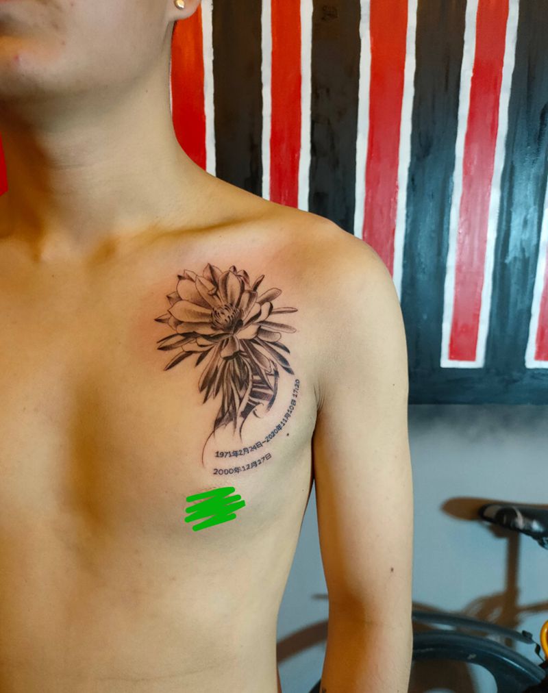 昙花一现纹身图片_胸部水墨昙花纹身图案