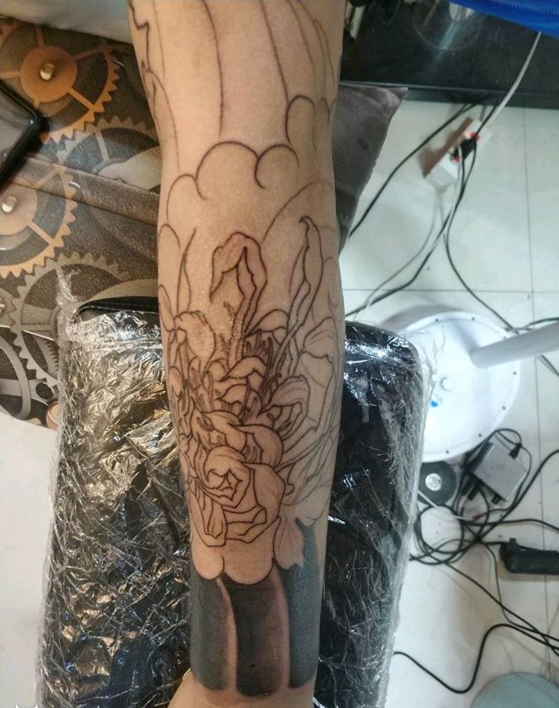 菊花纹身图片_手臂老传统菊花纹身图案