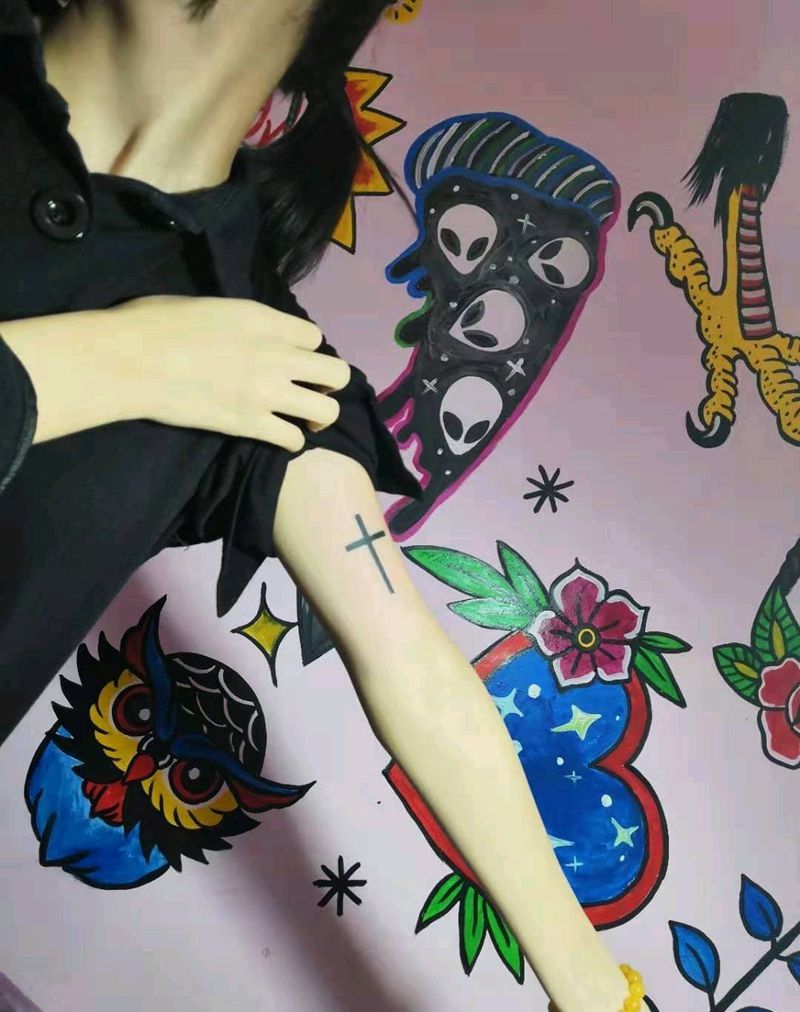 十字架纹身图片