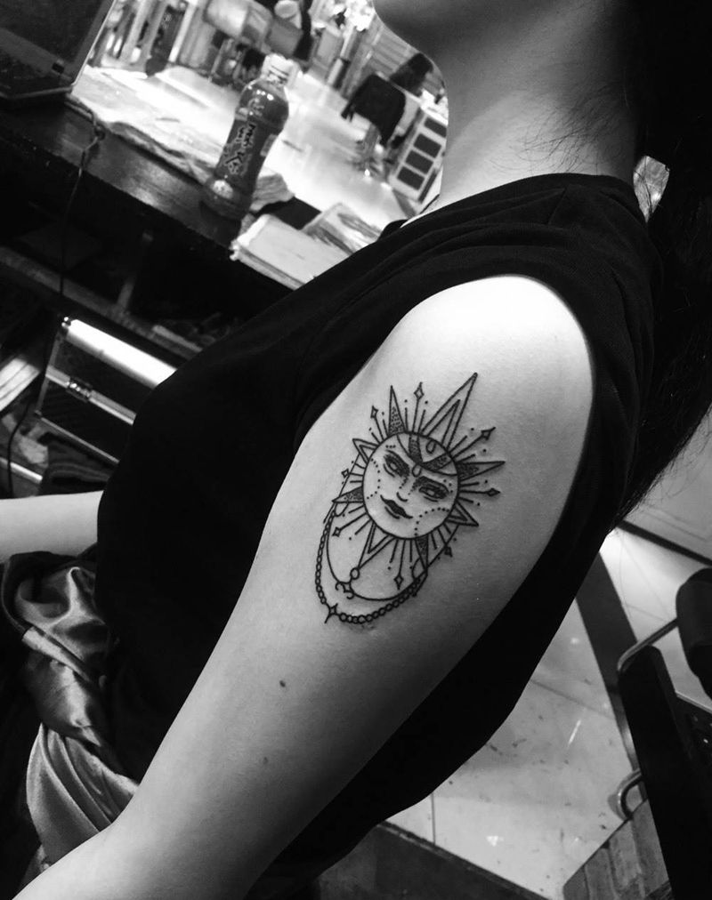 太阳神图腾纹身图片_肩部清新几何纹身图案