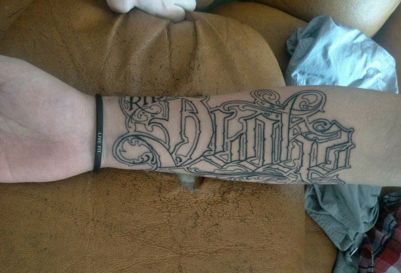 奇卡诺字体纹身图片_手臂清新原创成品纹身图案