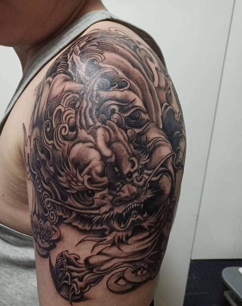 貔貅纹身图片_肩部老传统貔貅纹身图案