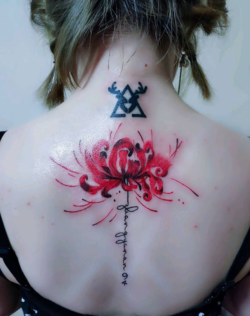 彼岸花纹身图片_背部水彩纹身图案