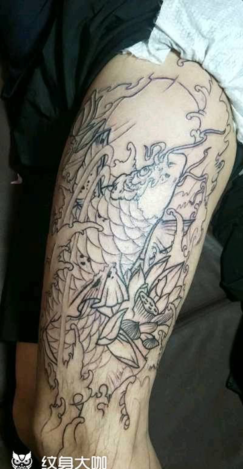 鱼纹身图片_腿部新传统纹身图案