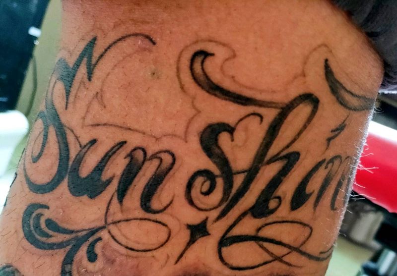 写实大小象纹身图片_腿部欧美写实纹身图案