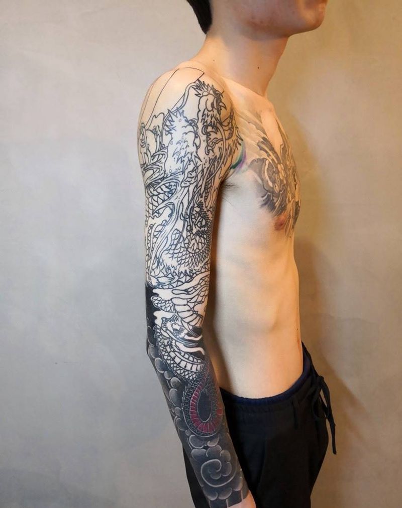 日式龙画臂纹身图片