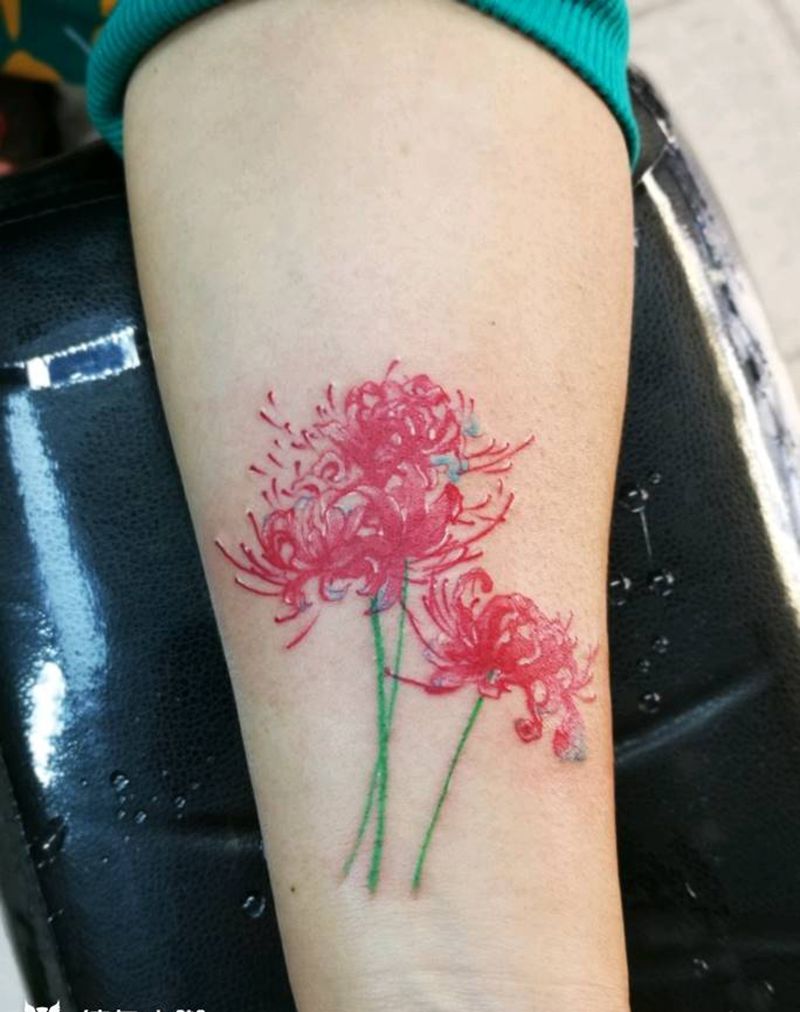 彼岸花纹身图片_手臂水彩纹身图案