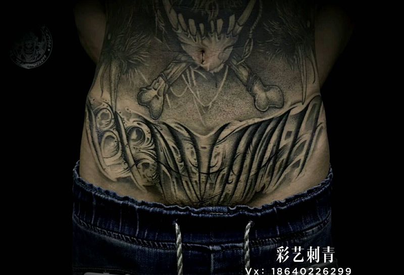 花体字，店长作品纹身图片_腹部点刺花体字纹身图案