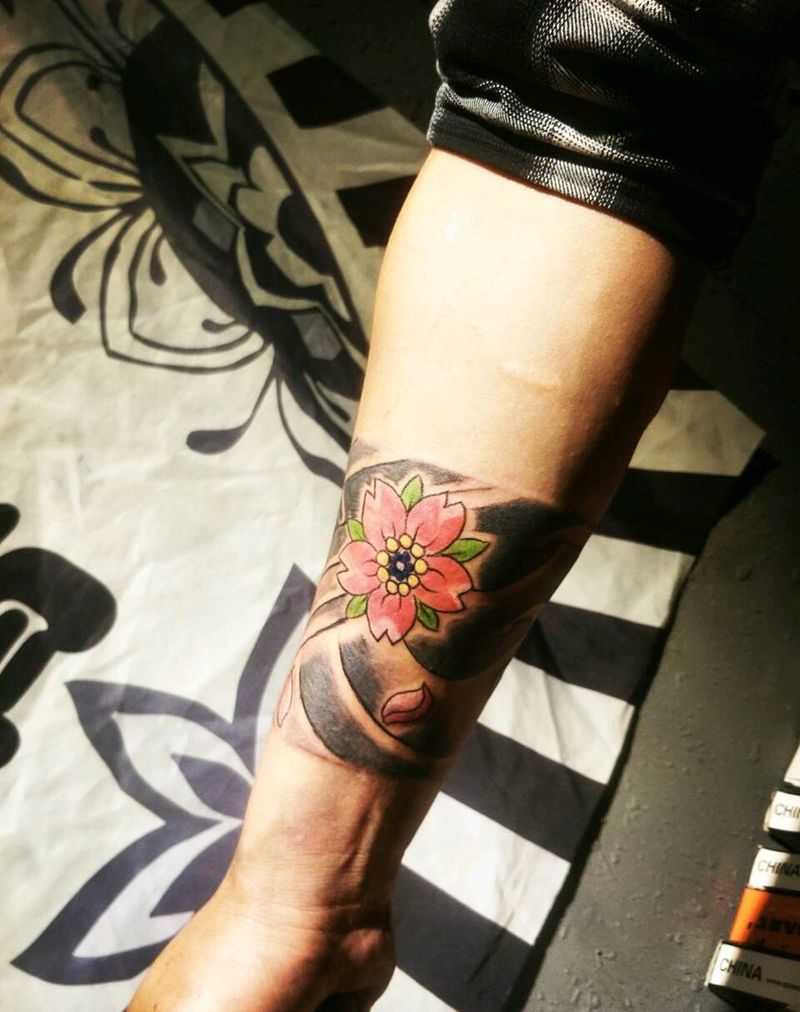 传统覆盖20年旧图纹身图片_手臂新传统纹身图案