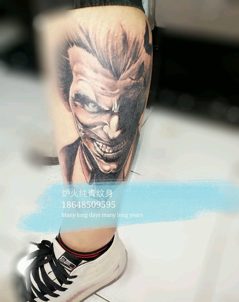 德莱文纹身图片_腿部欧美人物成品纹身图案