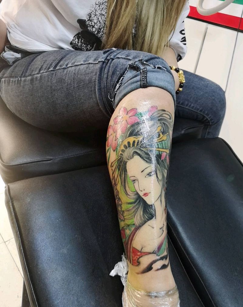 艺妓纹身图片_腿部新传统纹身图案