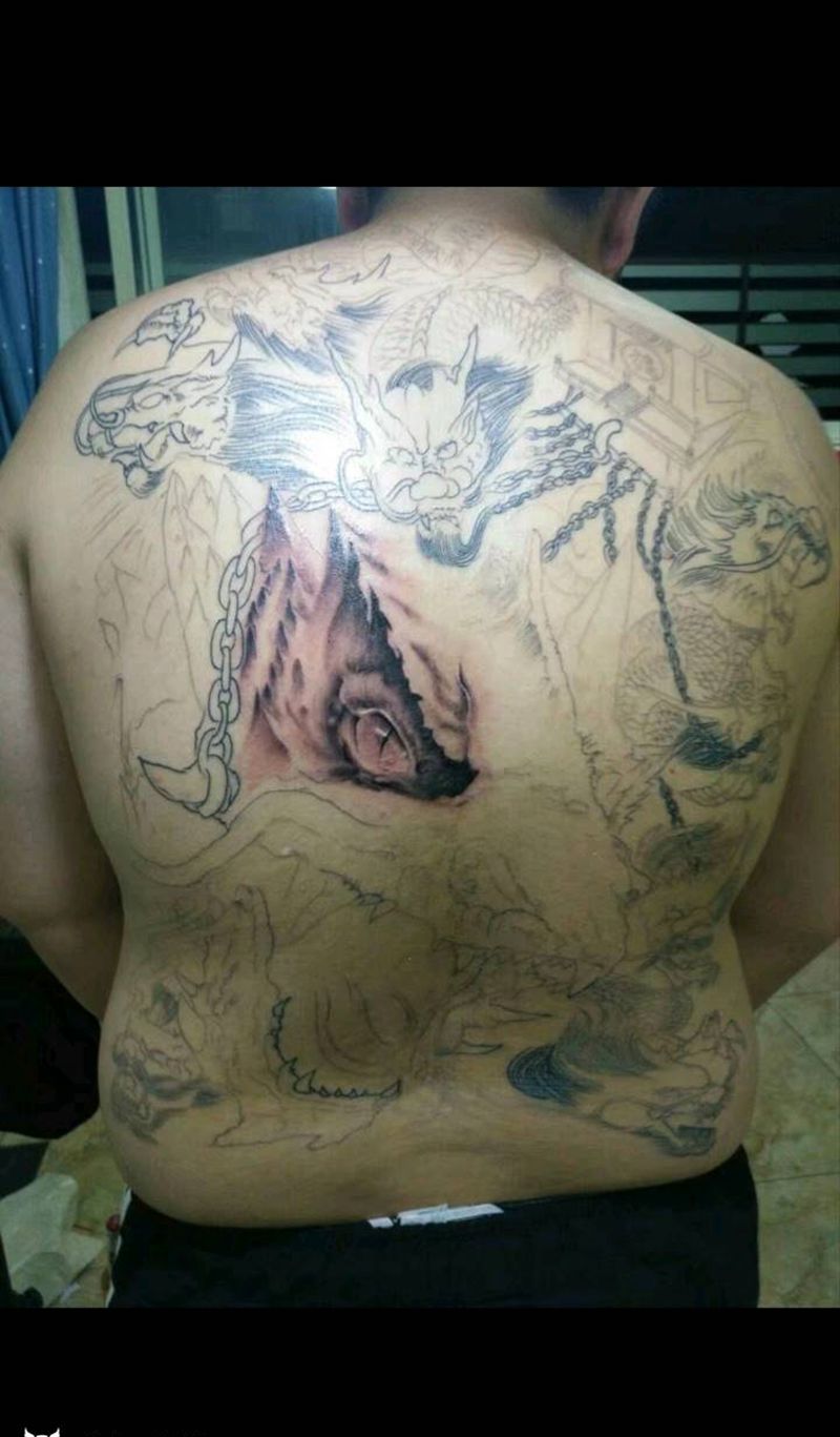 九龙拉棺(未完成)纹身图片