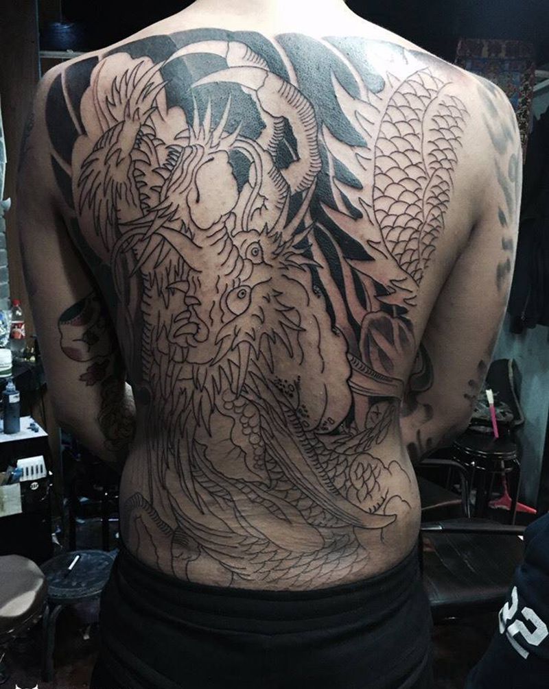 日式传统龙纹身图片_背部传统纹身图案