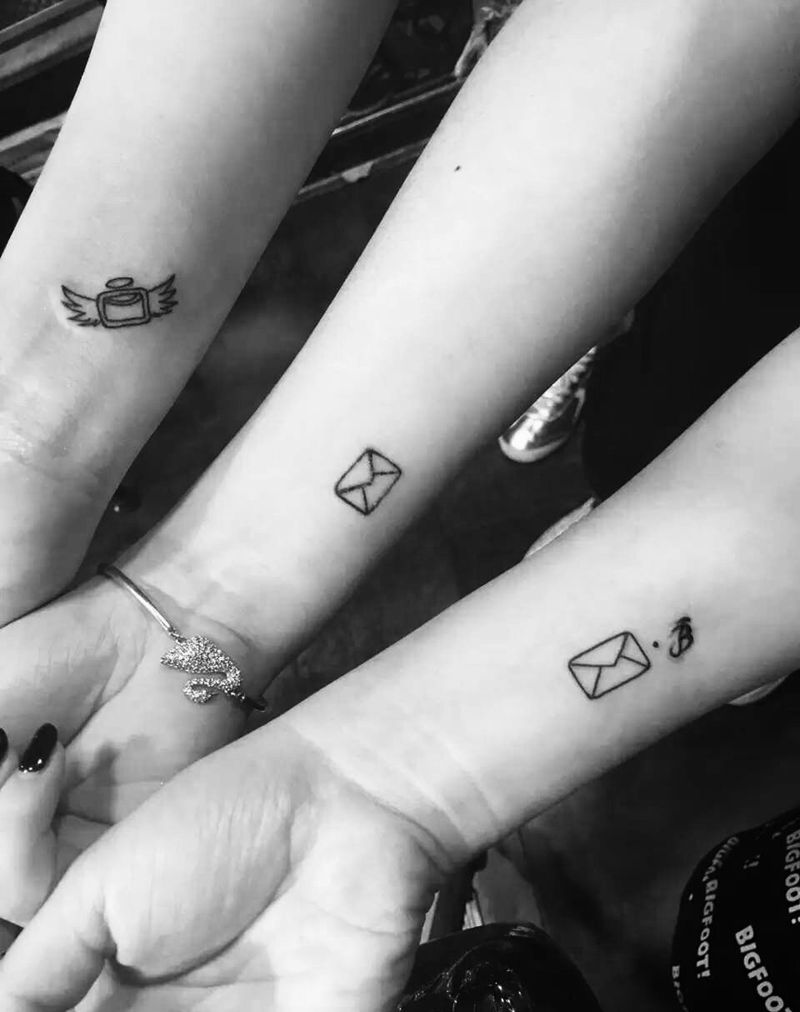 小清新纹身图片_成品脚部手臂清新几何字符纹身图案