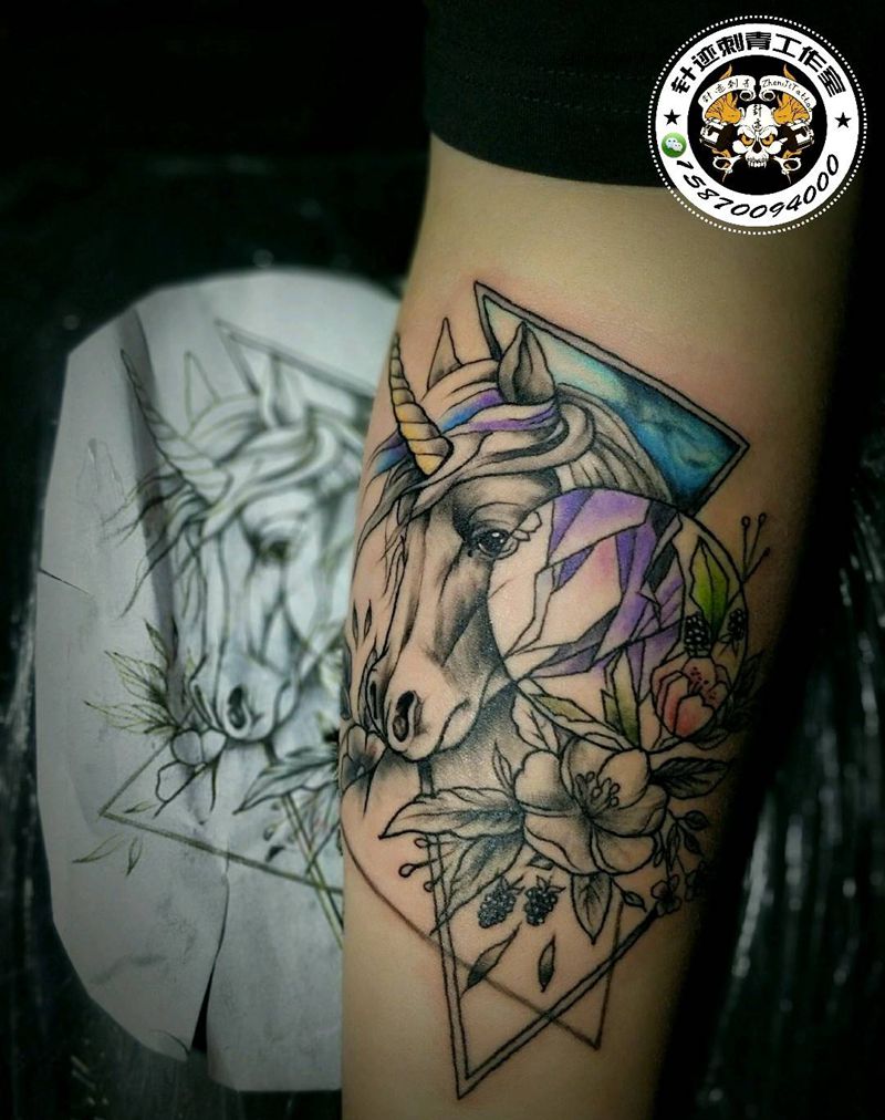 独角兽一枚纹身图片