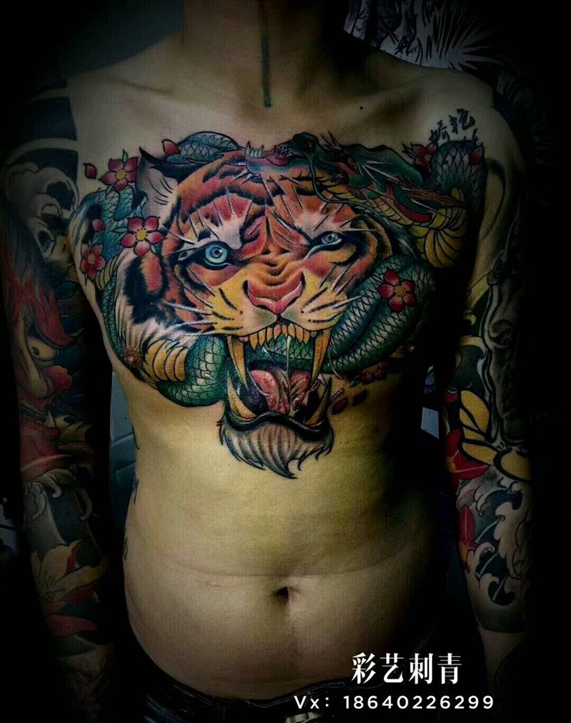 老虎哈，店内作品纹身图片_胸部新传统New School纹身图案