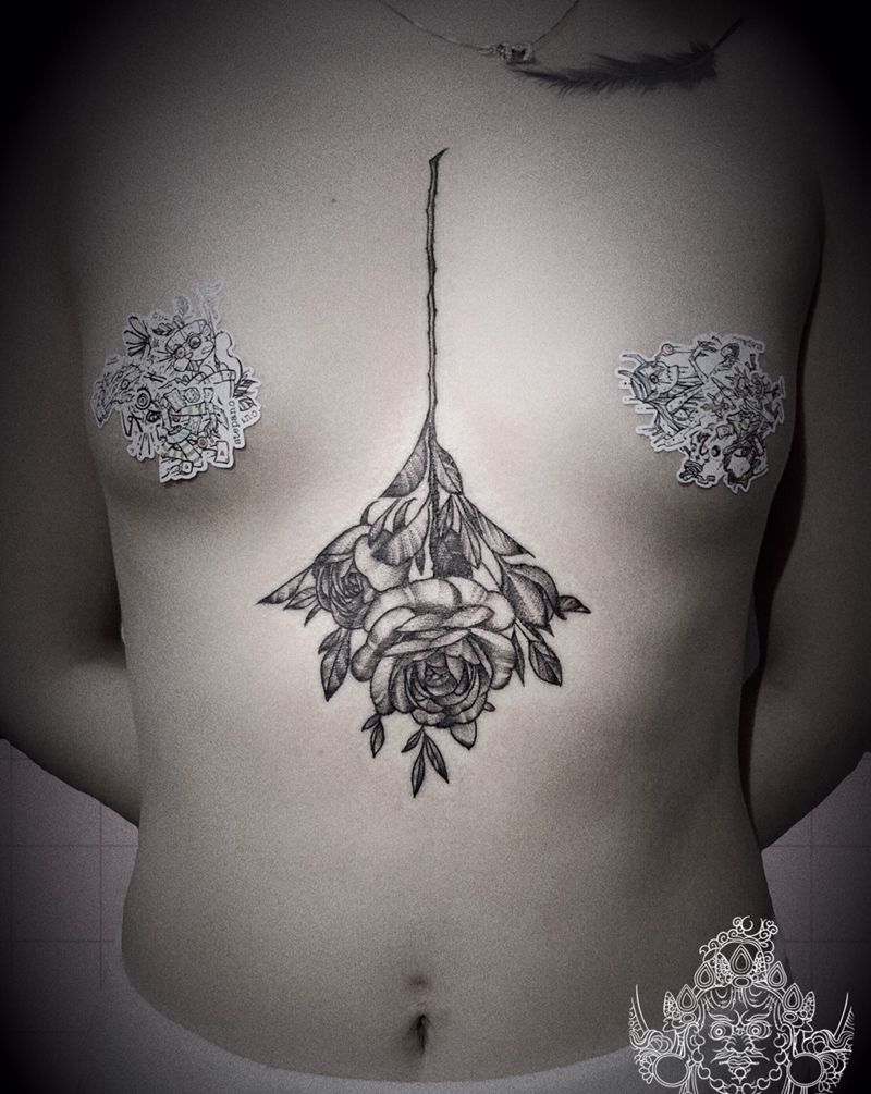 店内性感部位素花纹身纹身图片_胸部小清新纹身图案