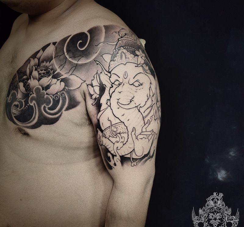 店内半甲，象神荷花纹身图片_手臂胸部新传统纹身图案