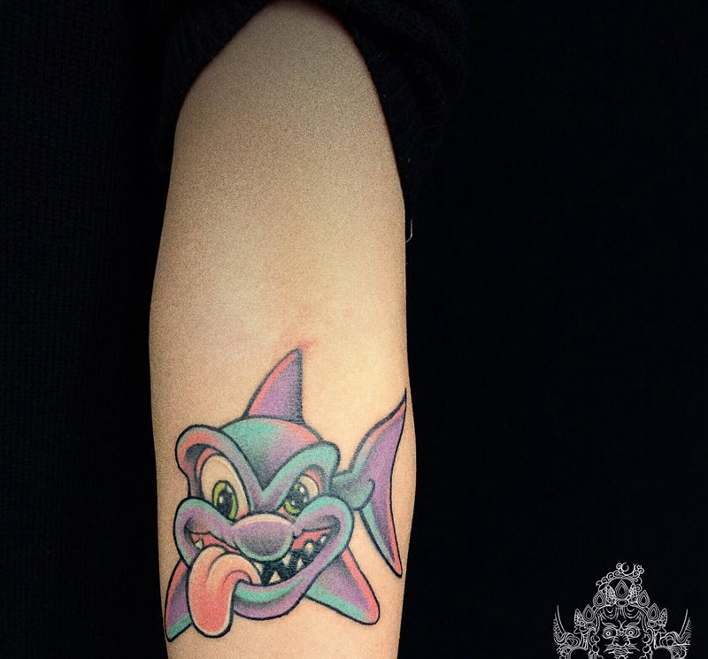 可爱的鲨鱼纹身图片_手臂Old School纹身图案