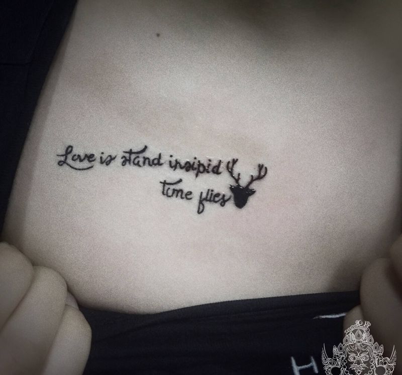 一对小图字母纹身图片_胸部小清新纹身图案