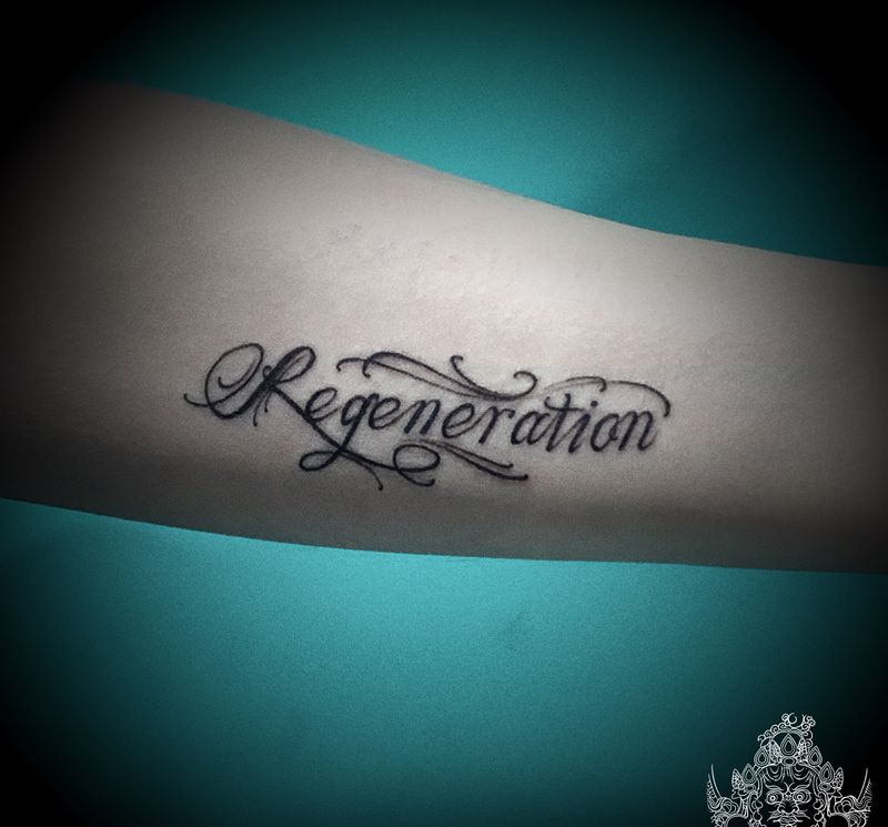 花体字母纹身图片_手臂花体字纹身图案