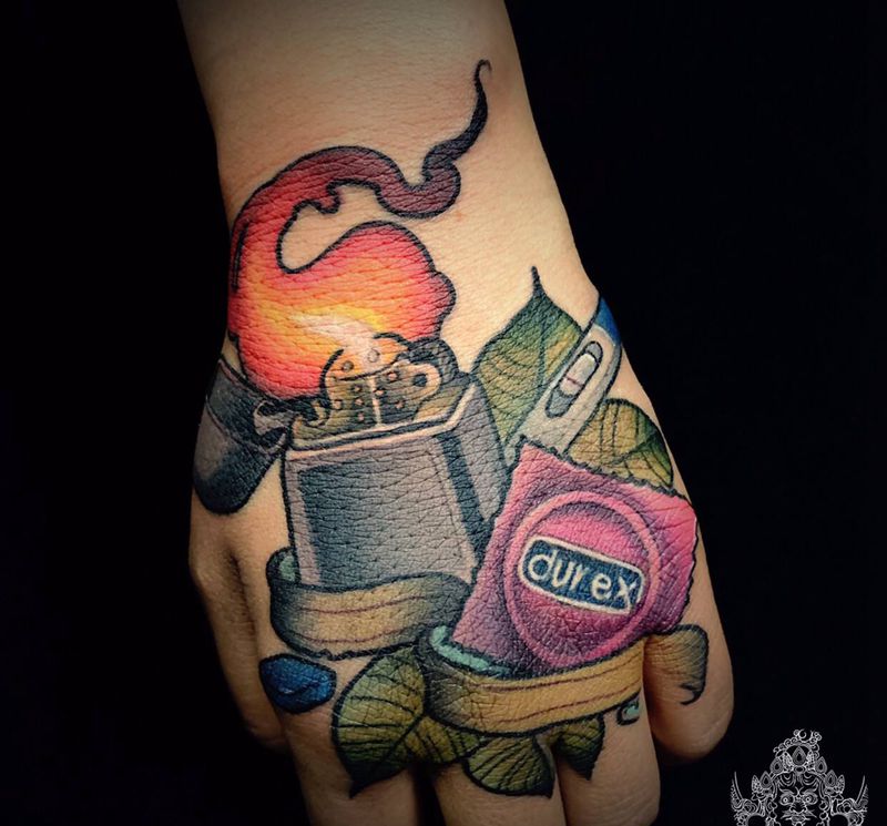 手背哈纹身图片_手部New School纹身图案