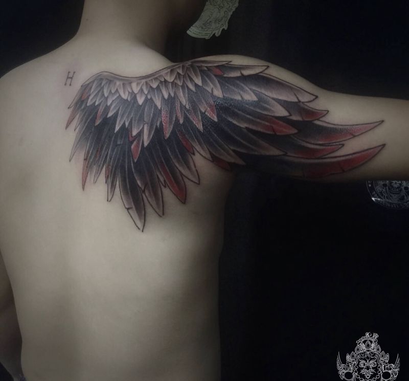 翅膀  根据承载者要求设计纹身图片_背部肩部新传统水墨纹身图案