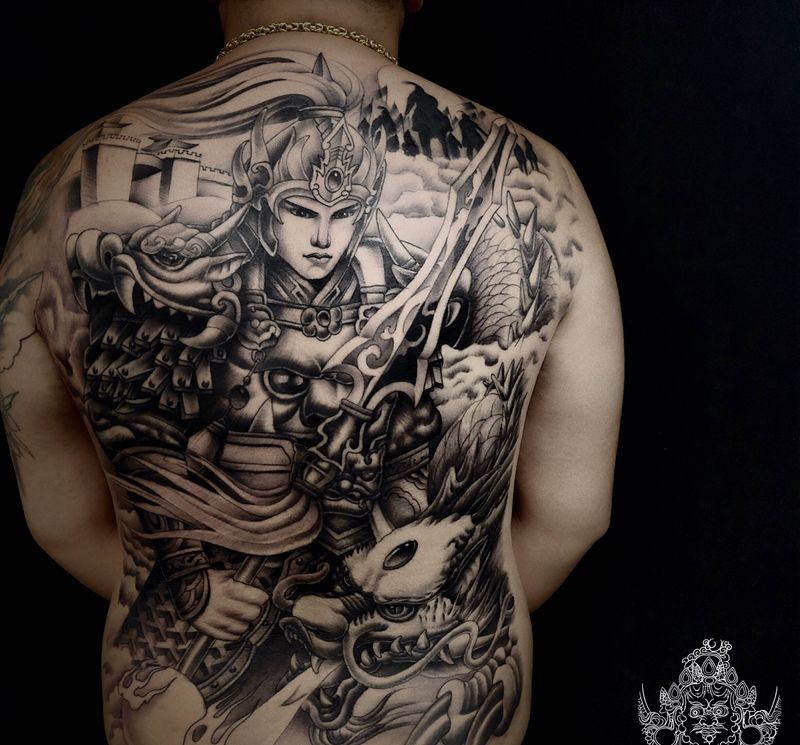 店内满背赵云纹身图片_背部新传统纹身图案