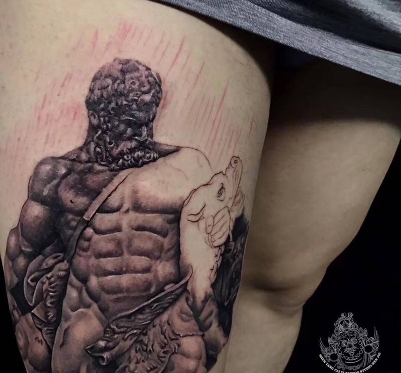 店内作 欧美黑灰写实未完纹身图片_腿部欧美写实纹身图案