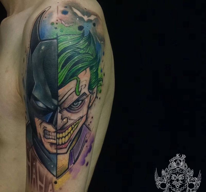 小丑与蝙蝠侠纹身图片_手臂New School纹身图案