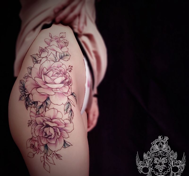 性感的位置 素花纹身图片_腿部水彩纹身图案