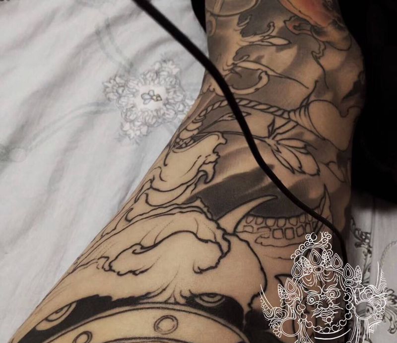 店内买家秀 未完成纹身图片_腿部新传统纹身图案