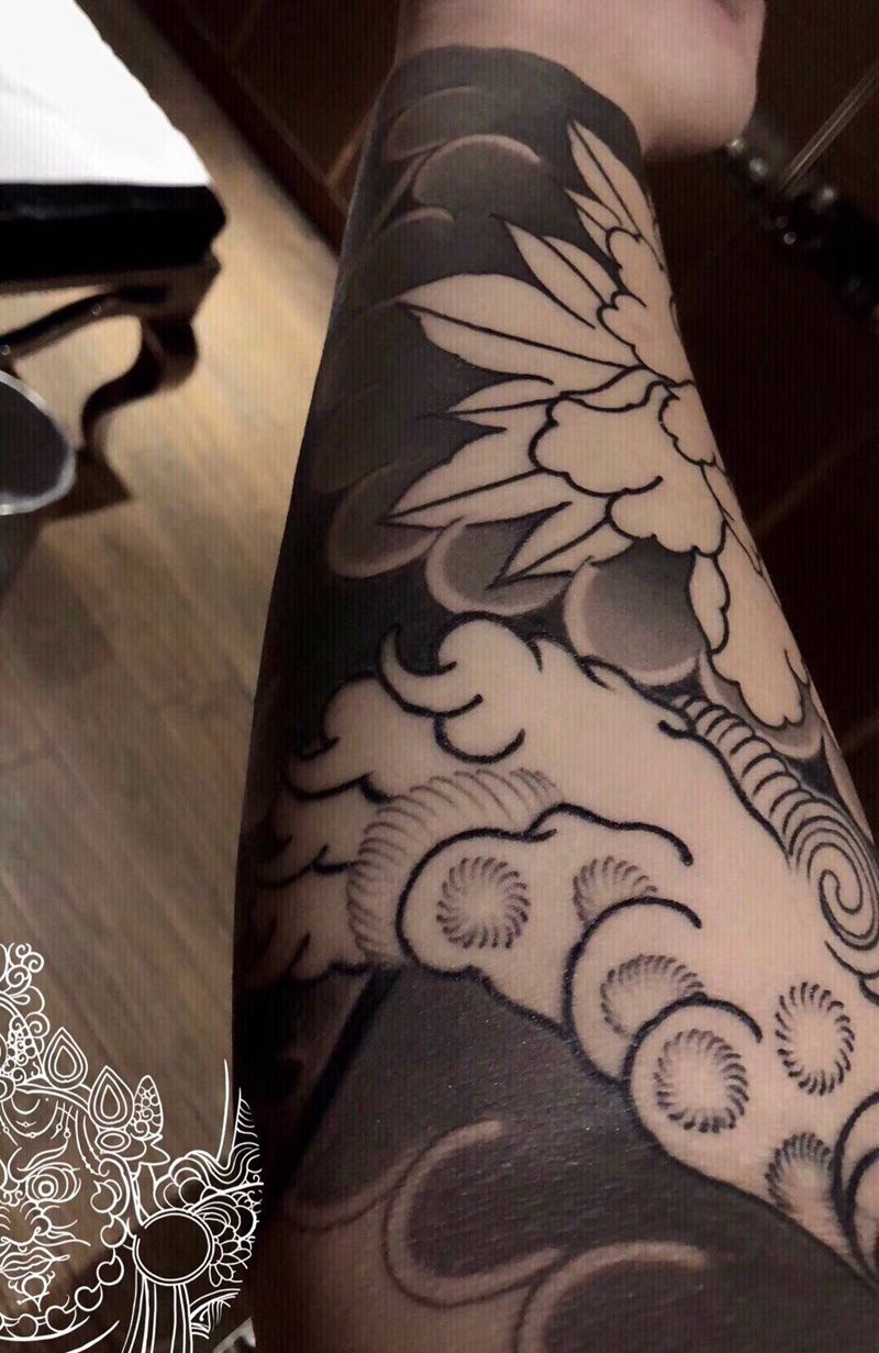 顾客返图纹身图片_手臂老传统纹身图案