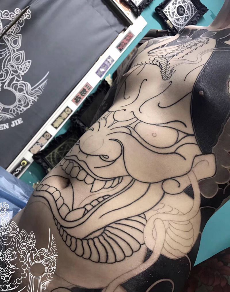 首席老师 纹杰 老传统纹身图片_胸部老传统纹身图案