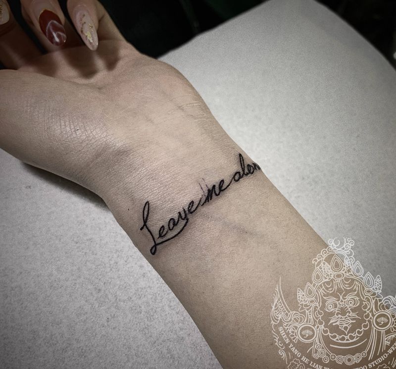 小清新字母纹身图片_手臂图腾纹身图案