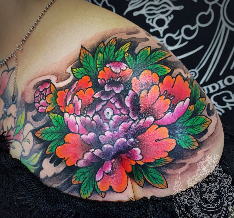 遮盖纹身作品纹身图片_颈部胸部新传统纹身图案