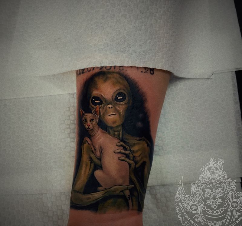 外星人纹身图片_手臂欧美写实纹身图案