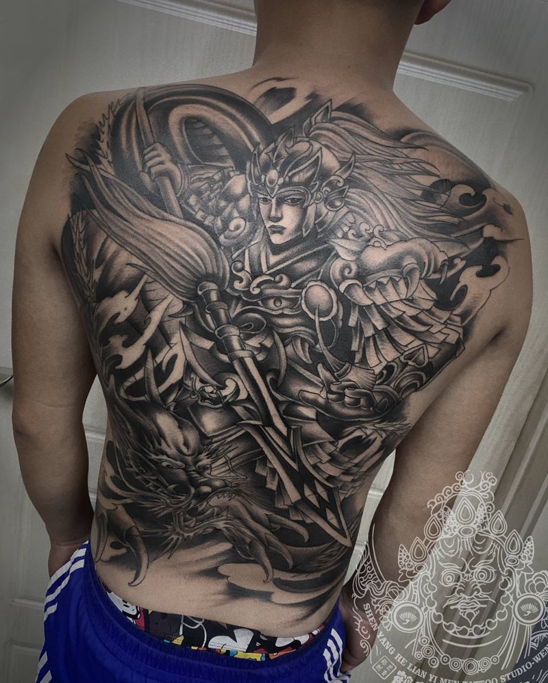 店内满背纹身图片_背部新传统纹身图案