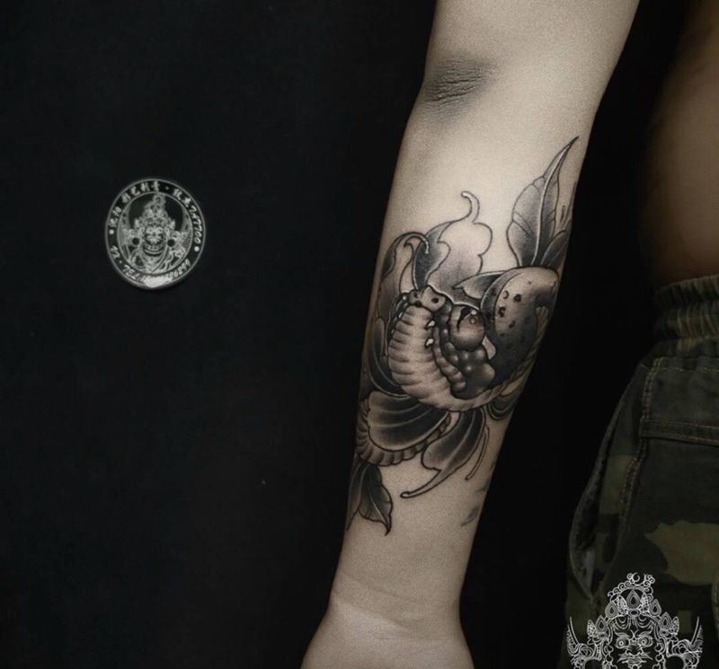 小蛇纹身图片_手臂New School新传统纹身图案