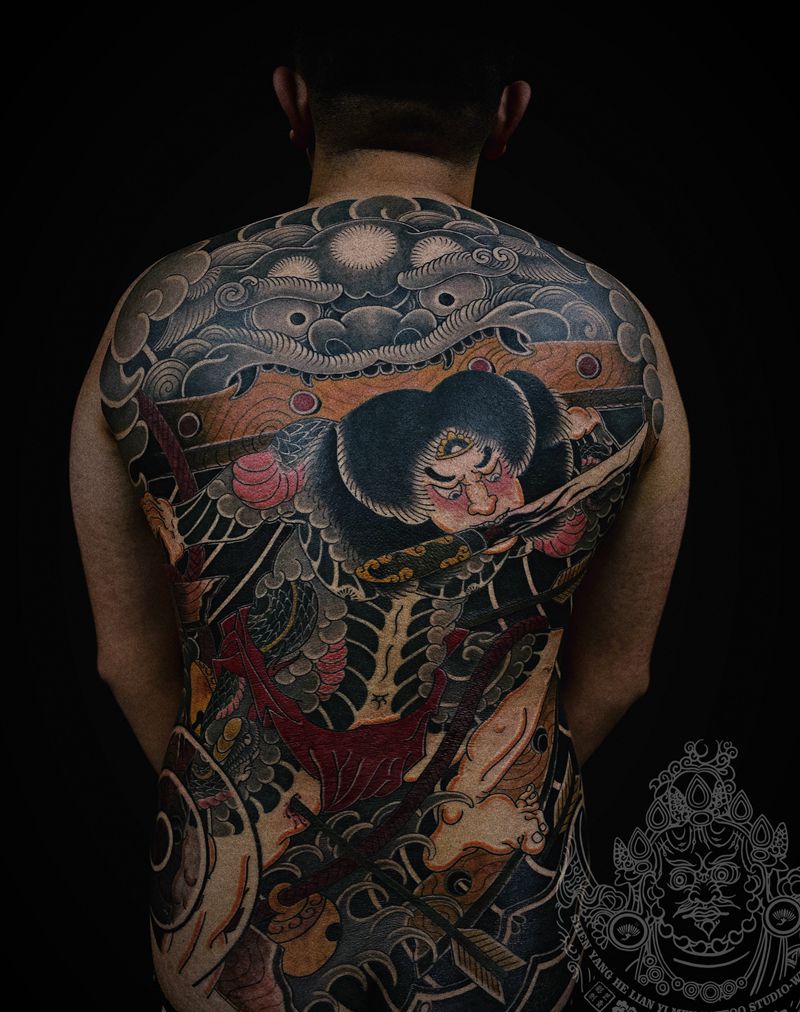 店内张顺破水门纹身图片_背部老传统纹身图案