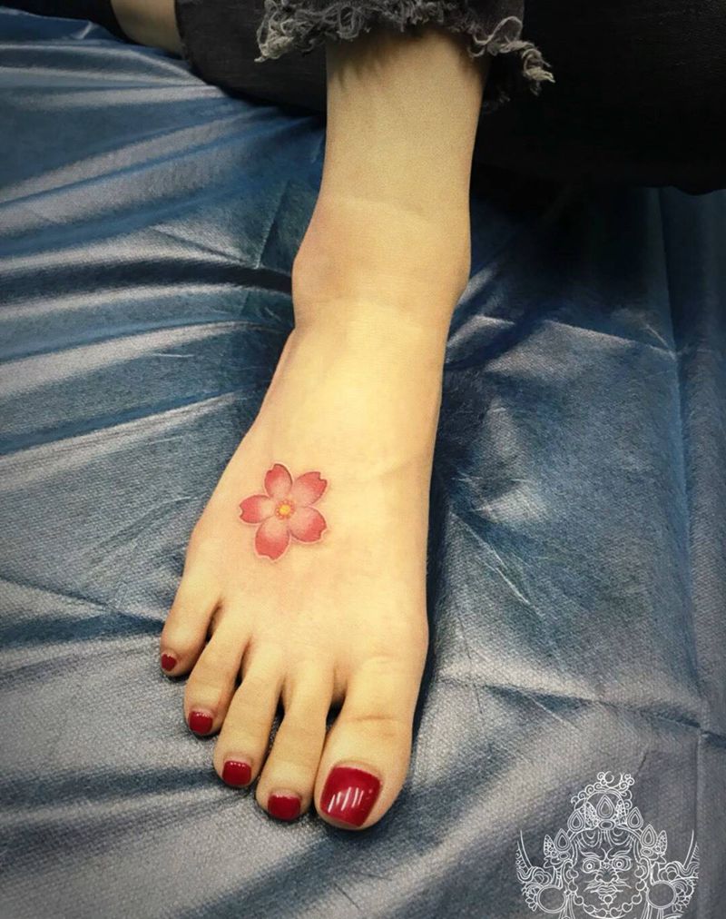 小樱花纹身图片_脚部小清新纹身图案