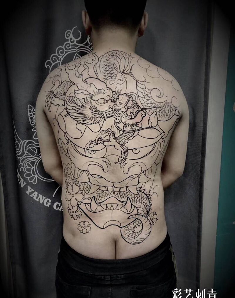 满背基础线完成纹身图片_背部新传统纹身图案