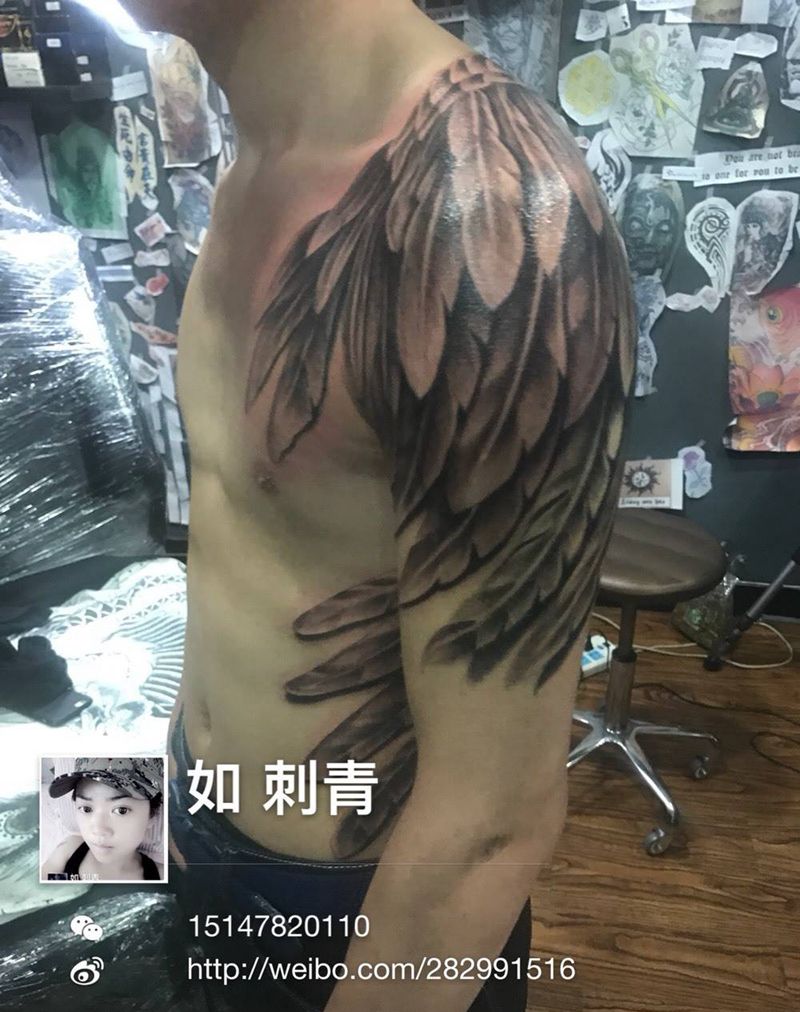 翅膀纹身图片