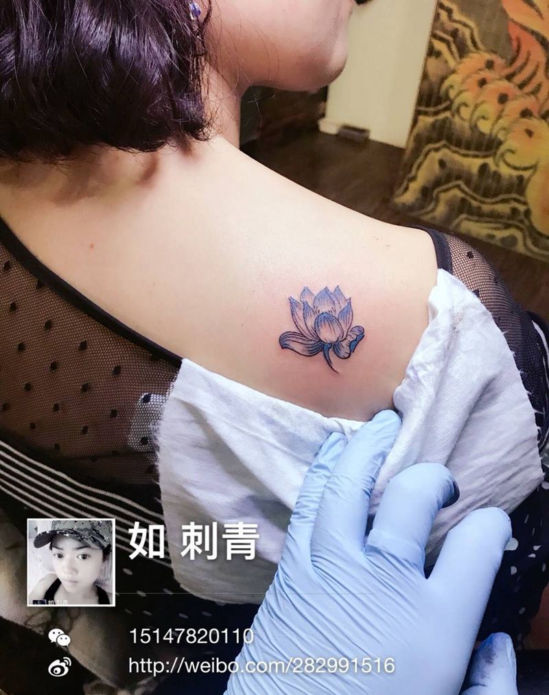 莲花纹身图片