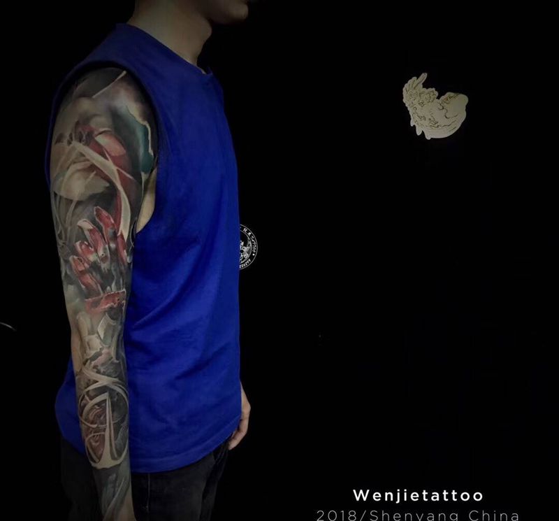 顾客自身内心的表达纹身图片_手臂欧美写实纹身图案